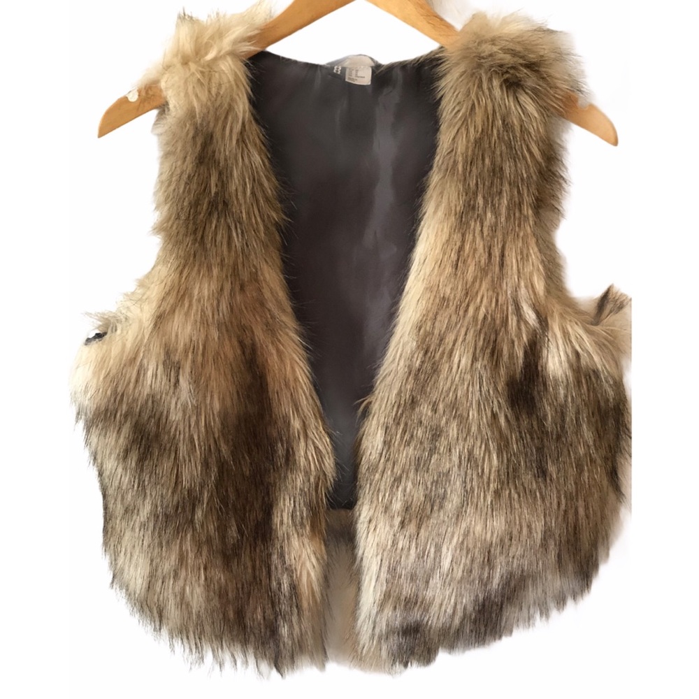 Dividend Faux Fur Vest Size 12
